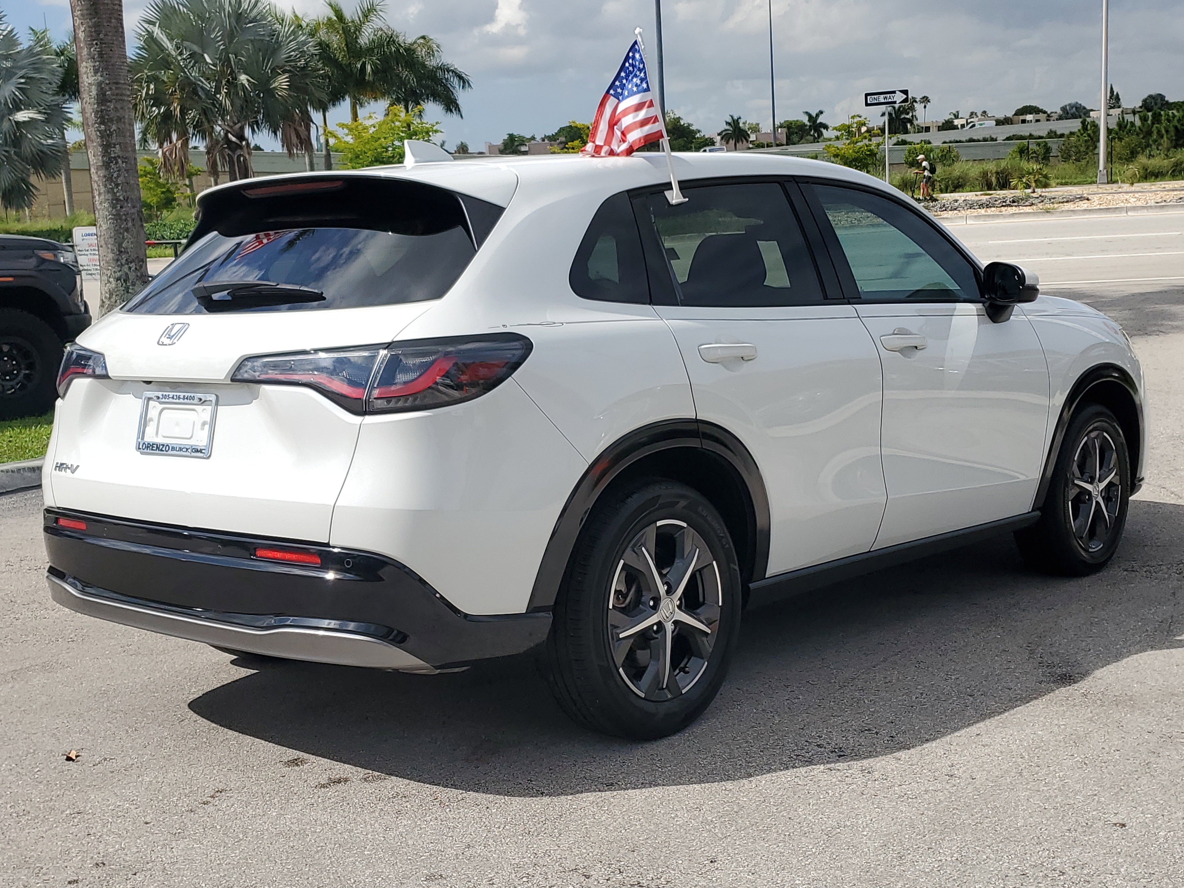 Used 2023 Honda HR-V EX-L image 5