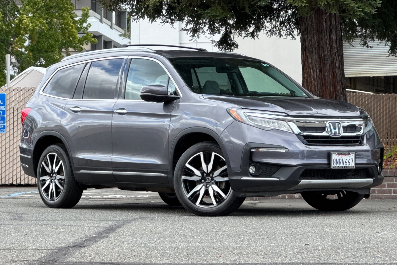 Used 2020 Honda Pilot Touring image 2