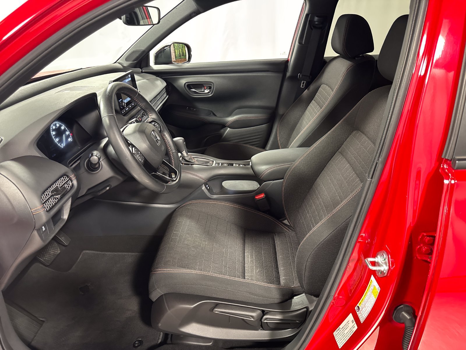 Used 2024 Honda HR-V Sport image 3