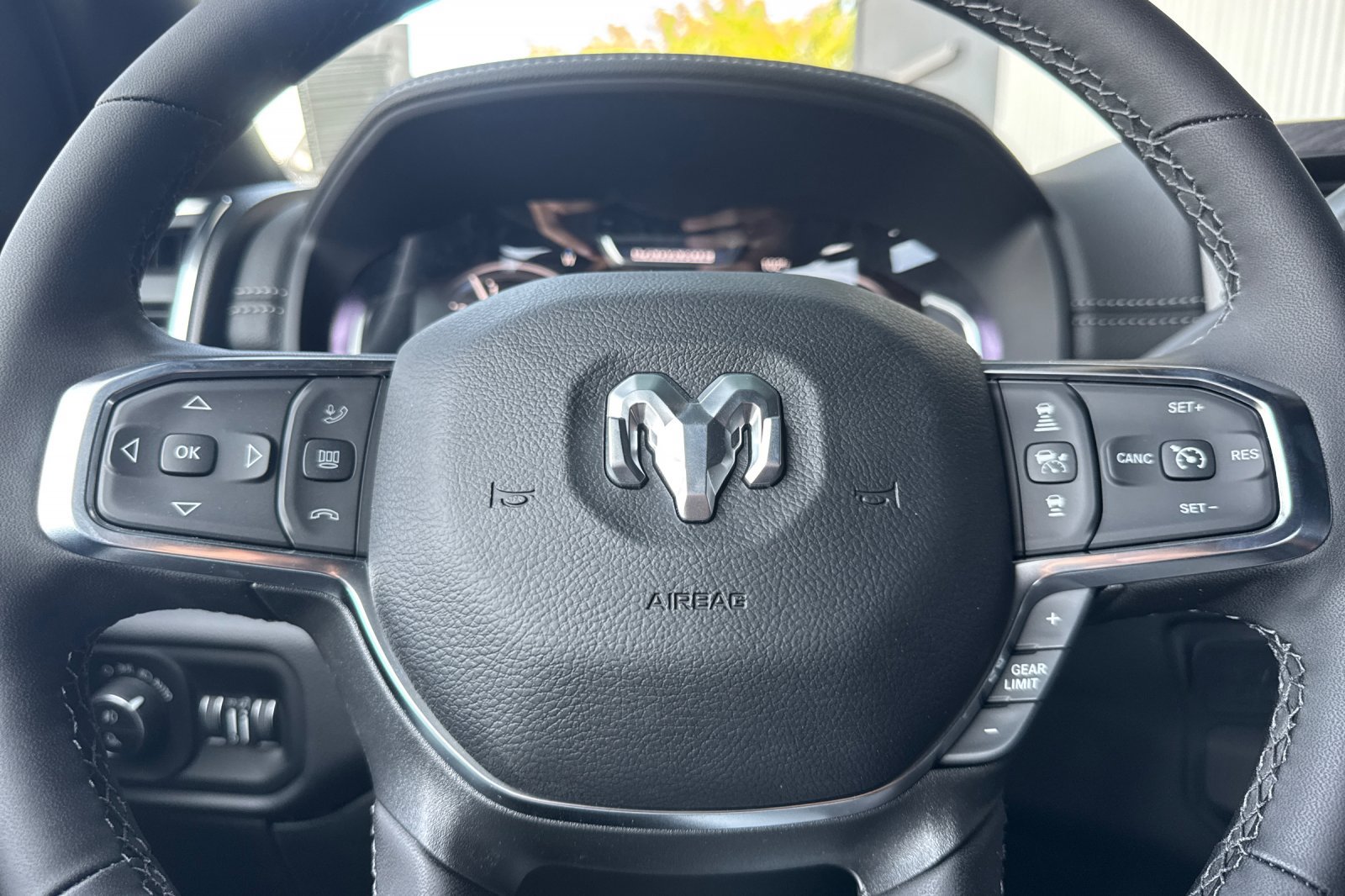 New 2026 RAM 2500 Laramie AWD/4WD image 22