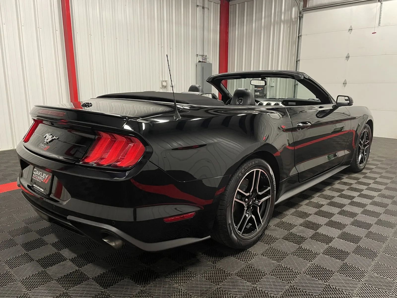 Used 2019 Ford Mustang Premium image 3