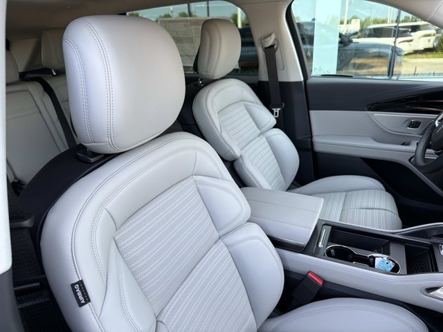New 2026 Lincoln Nautilus Reserve AWD/4WD image 18