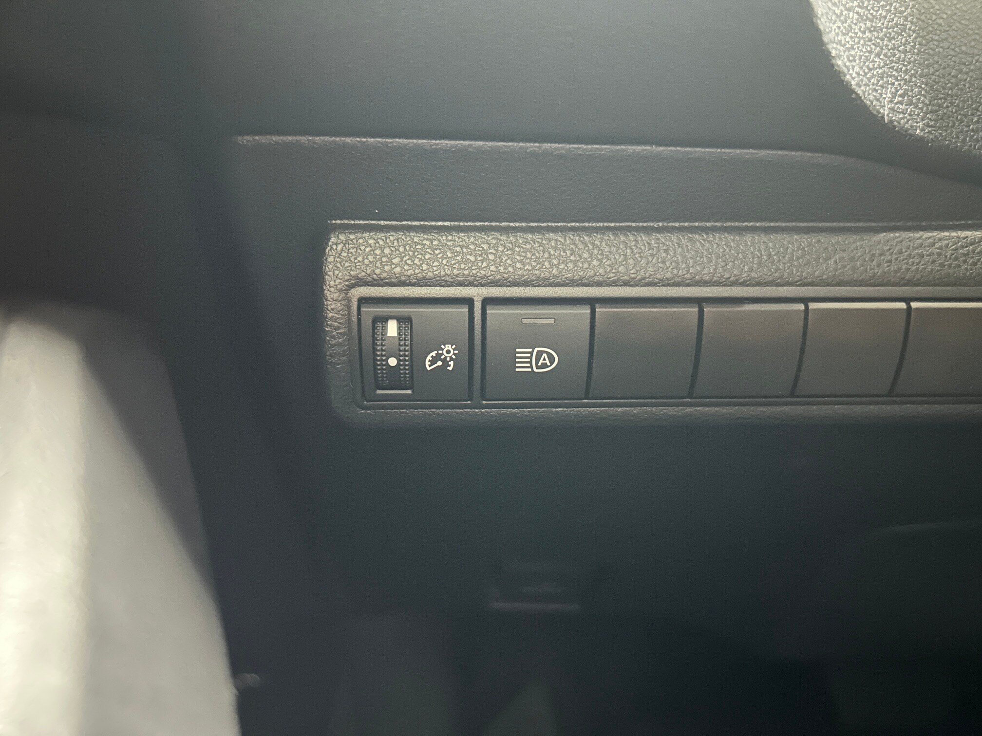 Used 2023 Toyota Corolla LE w/ LE Convenience Package FWD image 13