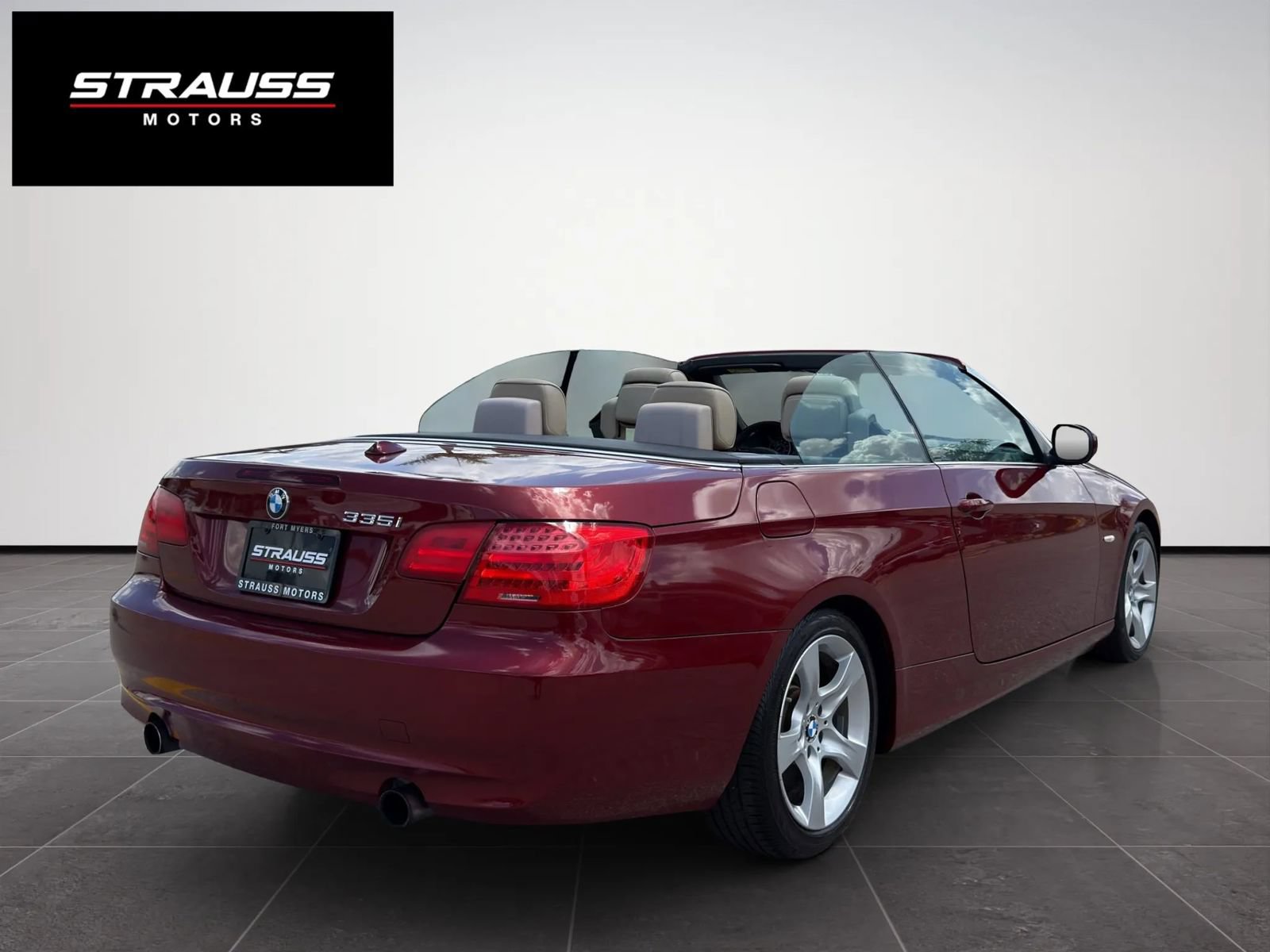 Used 2011 BMW 335i Convertible w/ Premium Pkg RWD image 11