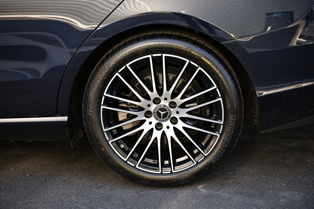 Used 2023 Mercedes-Benz C 300 4MATIC Sedan w/ Exclusive Trim Package image 6