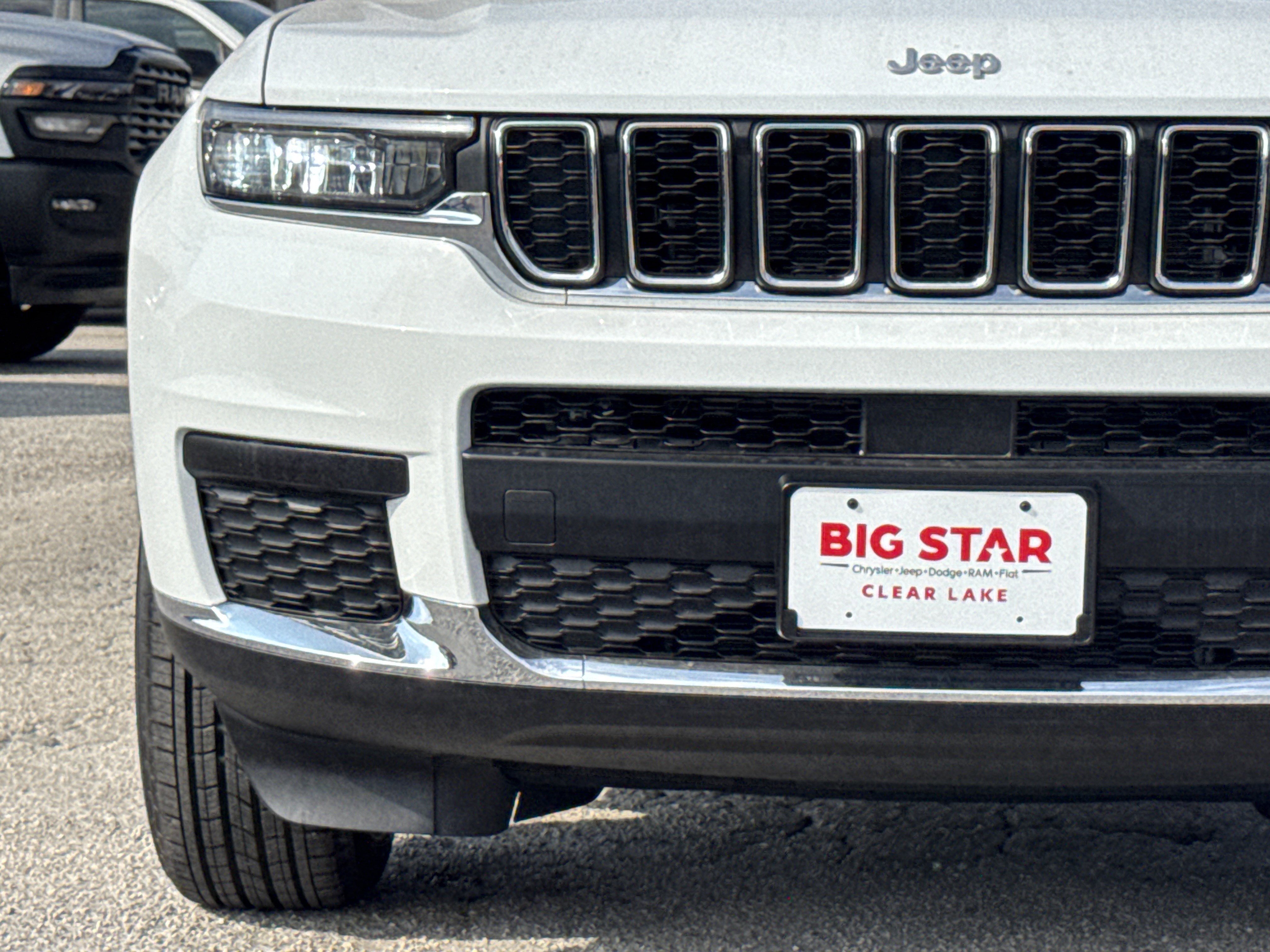 New 2025 Jeep Grand Cherokee L Laredo image 7