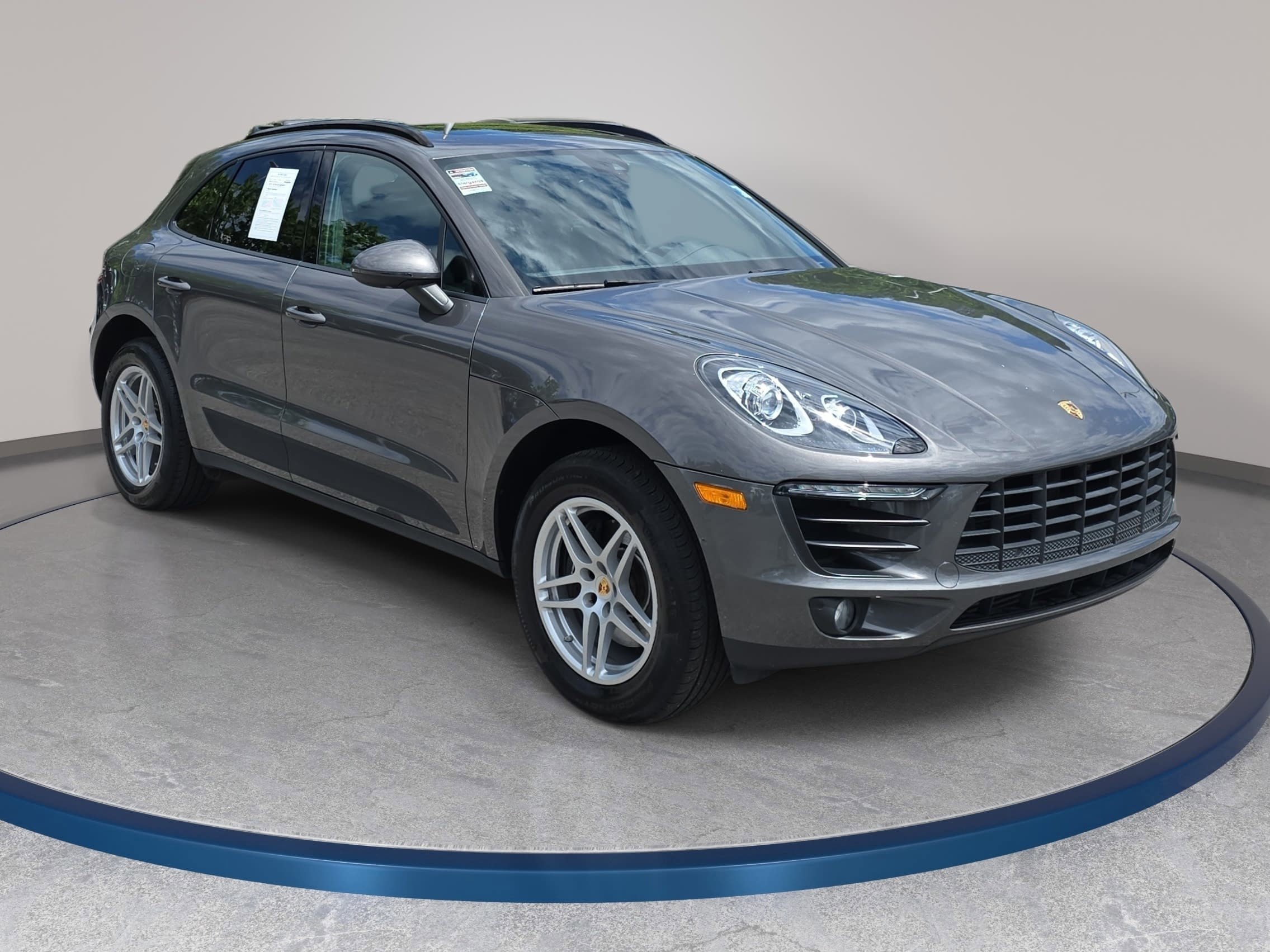 Used 2018 Porsche Macan AWD/4WD image 3