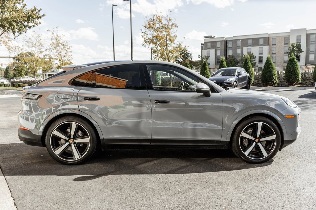 Used 2024 Porsche Cayenne Base image 3