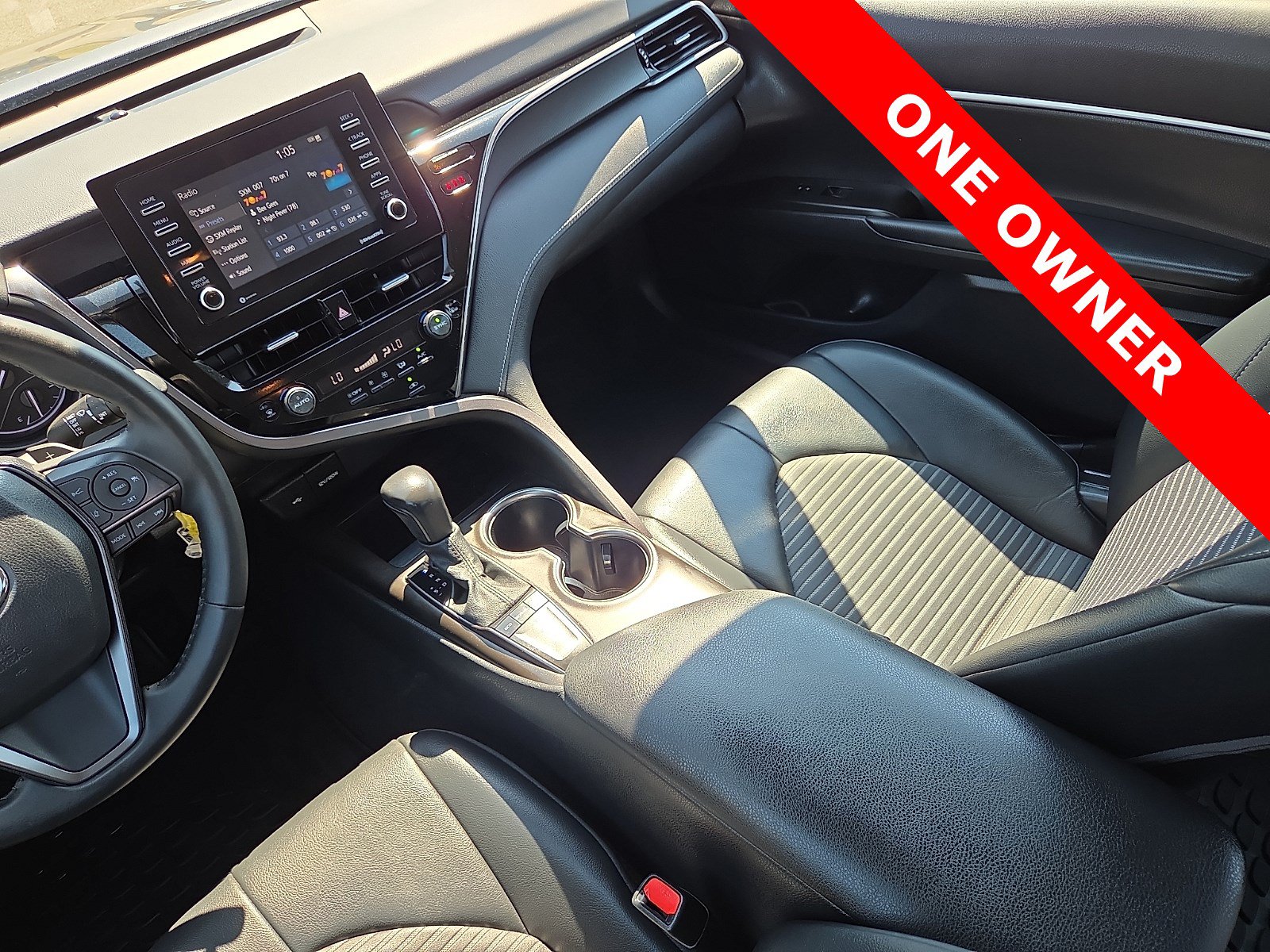 Used 2023 Toyota Camry SE FWD image 12