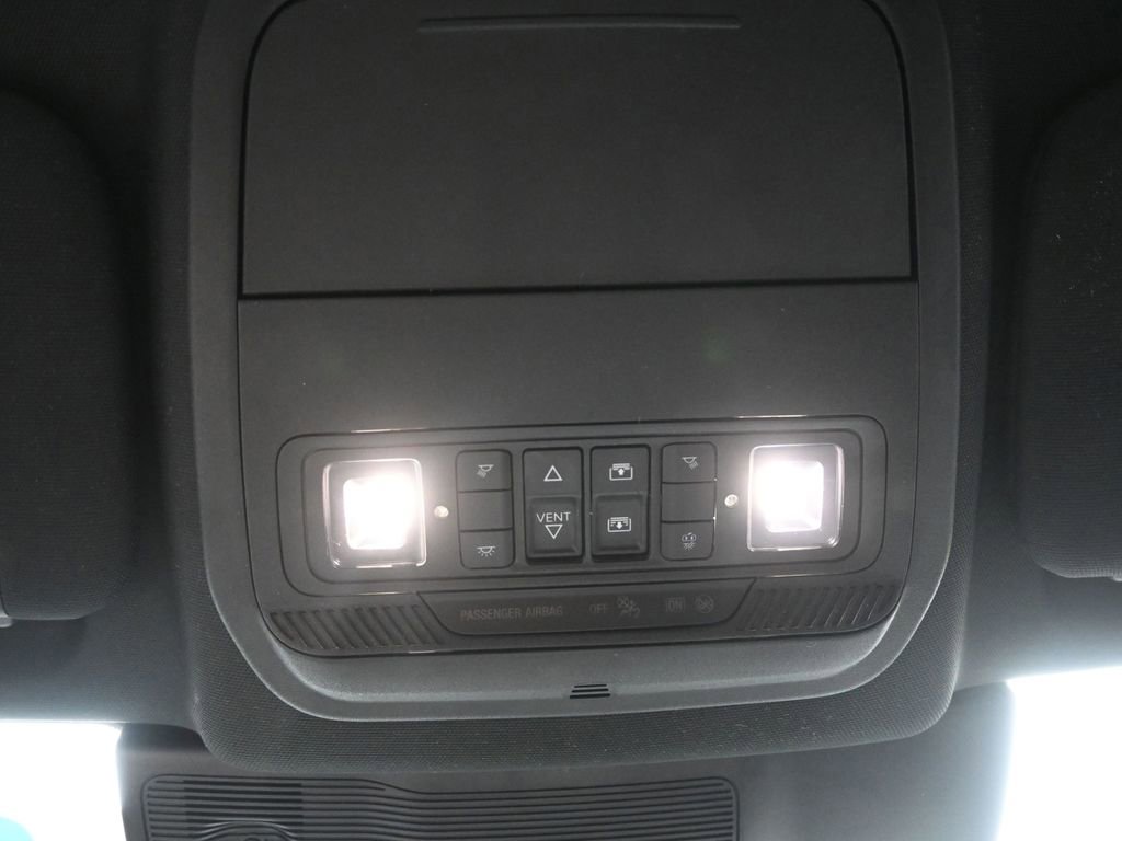 Used 2020 Ford Explorer XLT w/ Equipment Group 202A image 21