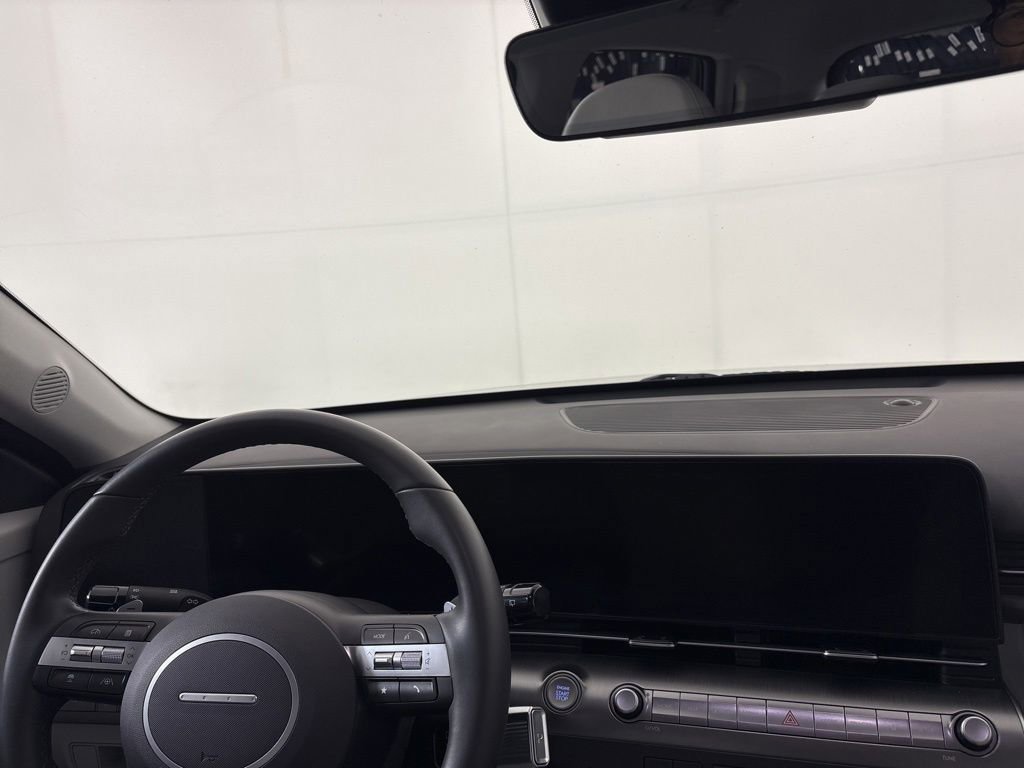 Certified 2025 Hyundai Kona SEL image 23