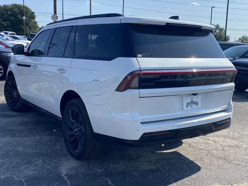 New 2025 Lincoln Navigator Reserve w/ Jet Appearance Package image 6