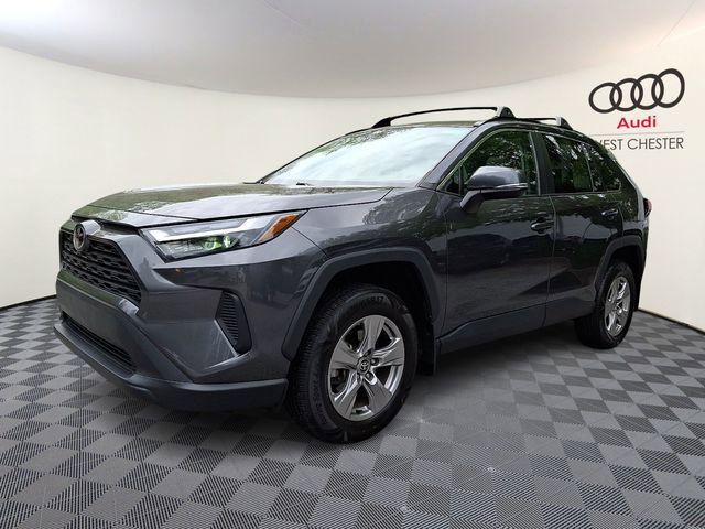 Used 2022 Toyota RAV4 XLE w/ Convenience Package AWD/4WD image 3