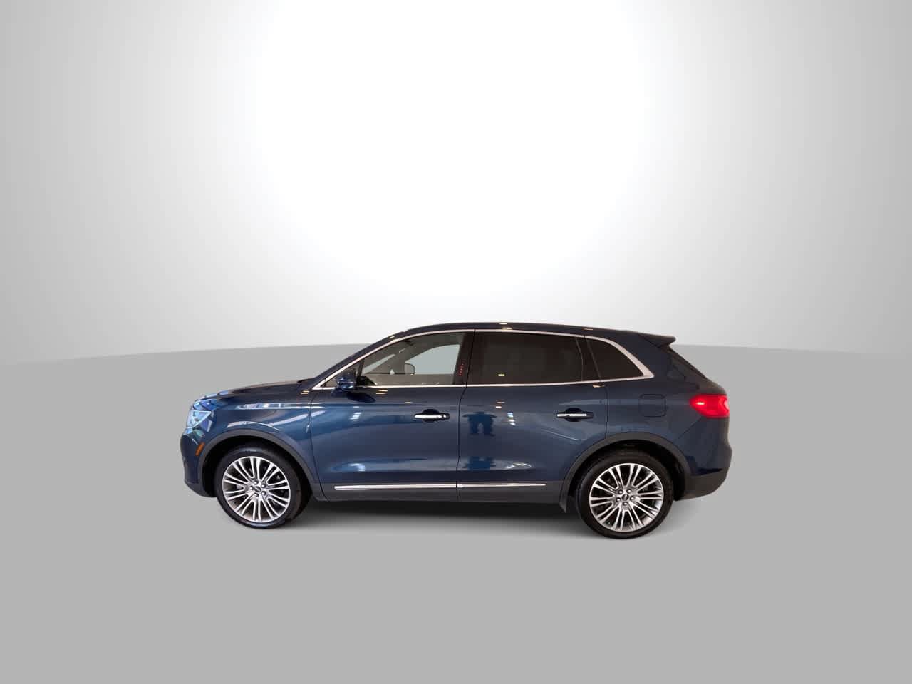 Used 2017 Lincoln MKX Reserve AWD/4WD image 5