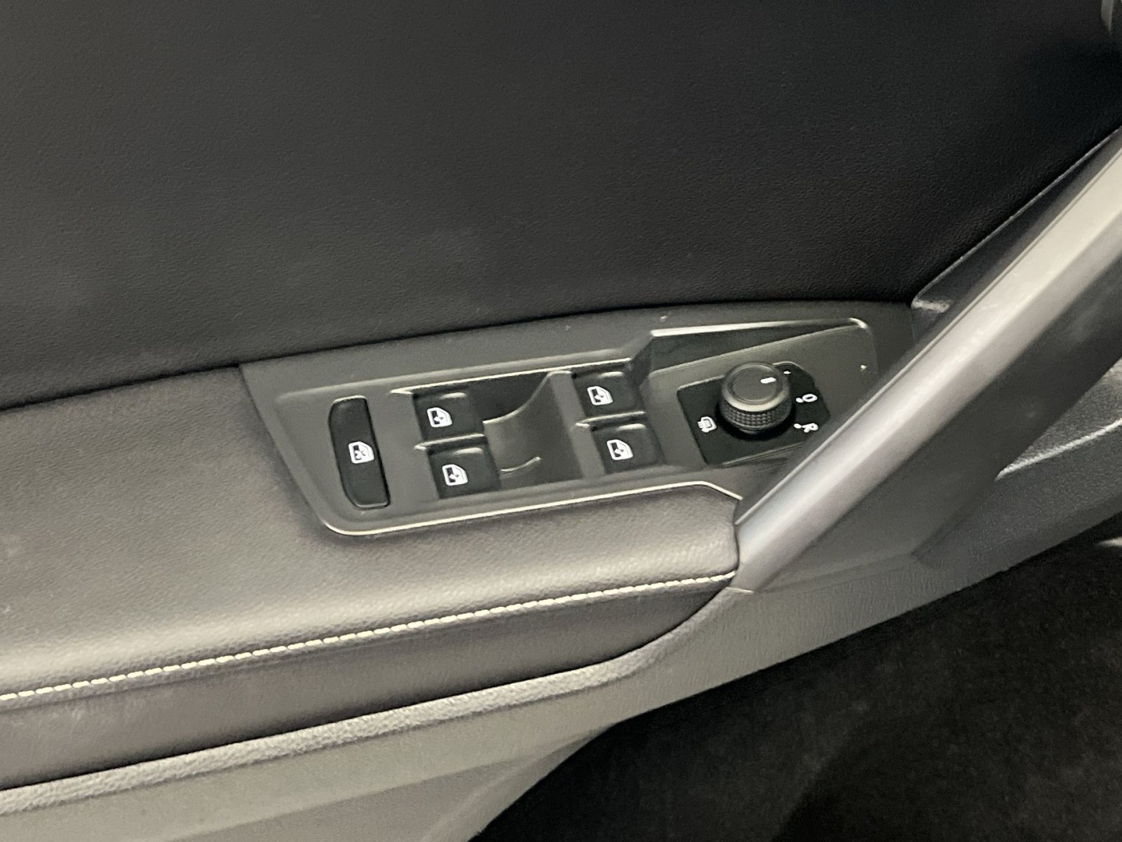 Used 2023 Volkswagen Tiguan S w/ Driver Assistance Package FWD image 14
