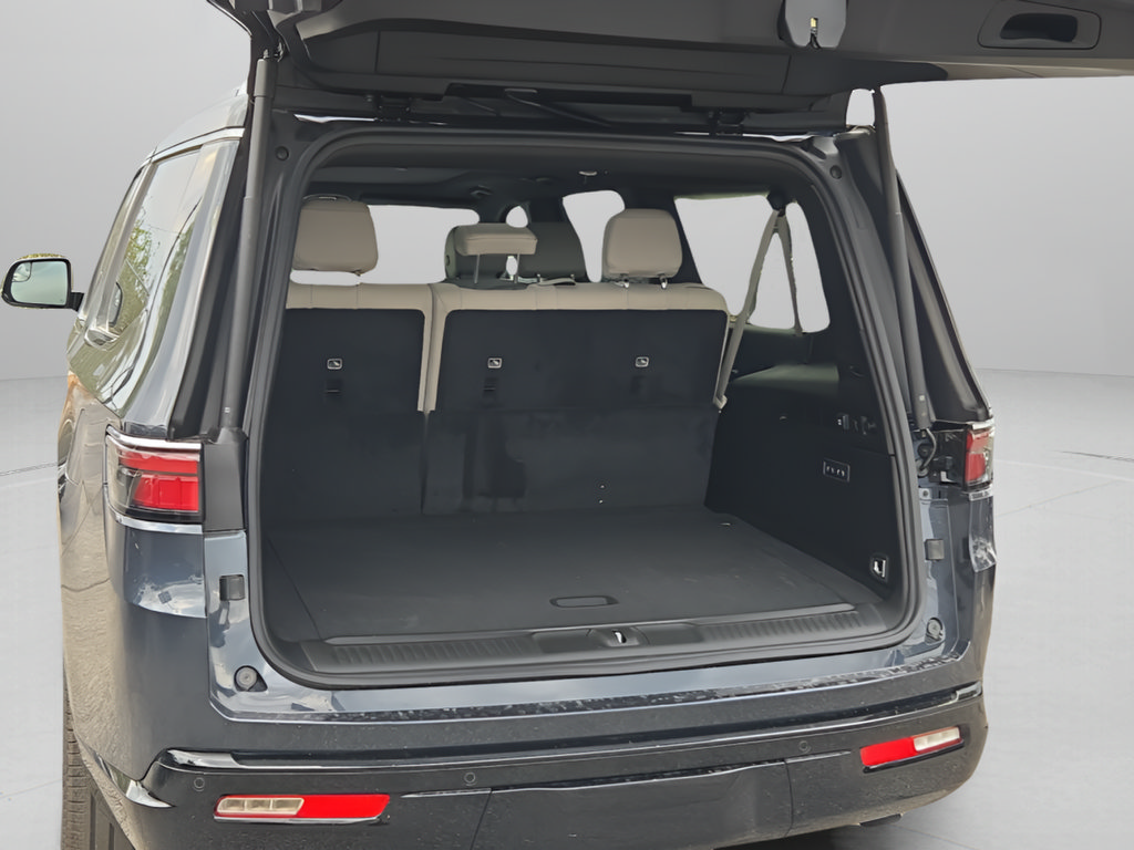New 2025 Jeep Wagoneer L Series II AWD/4WD image 30