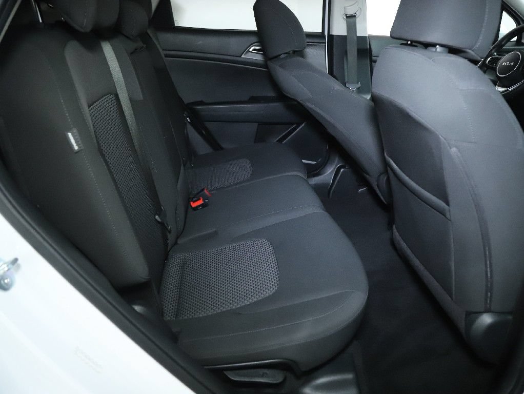 Used 2025 Kia Sportage LX FWD image 33