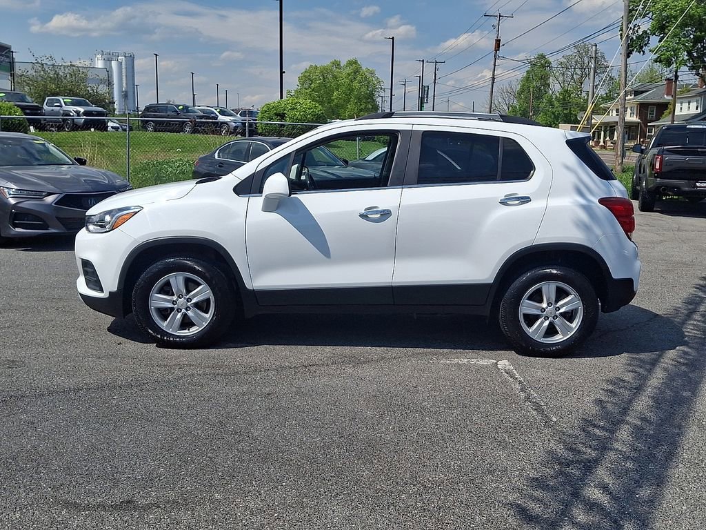 Used 2020 Chevrolet Trax LT w/ LT Convenience Package AWD/4WD image 9