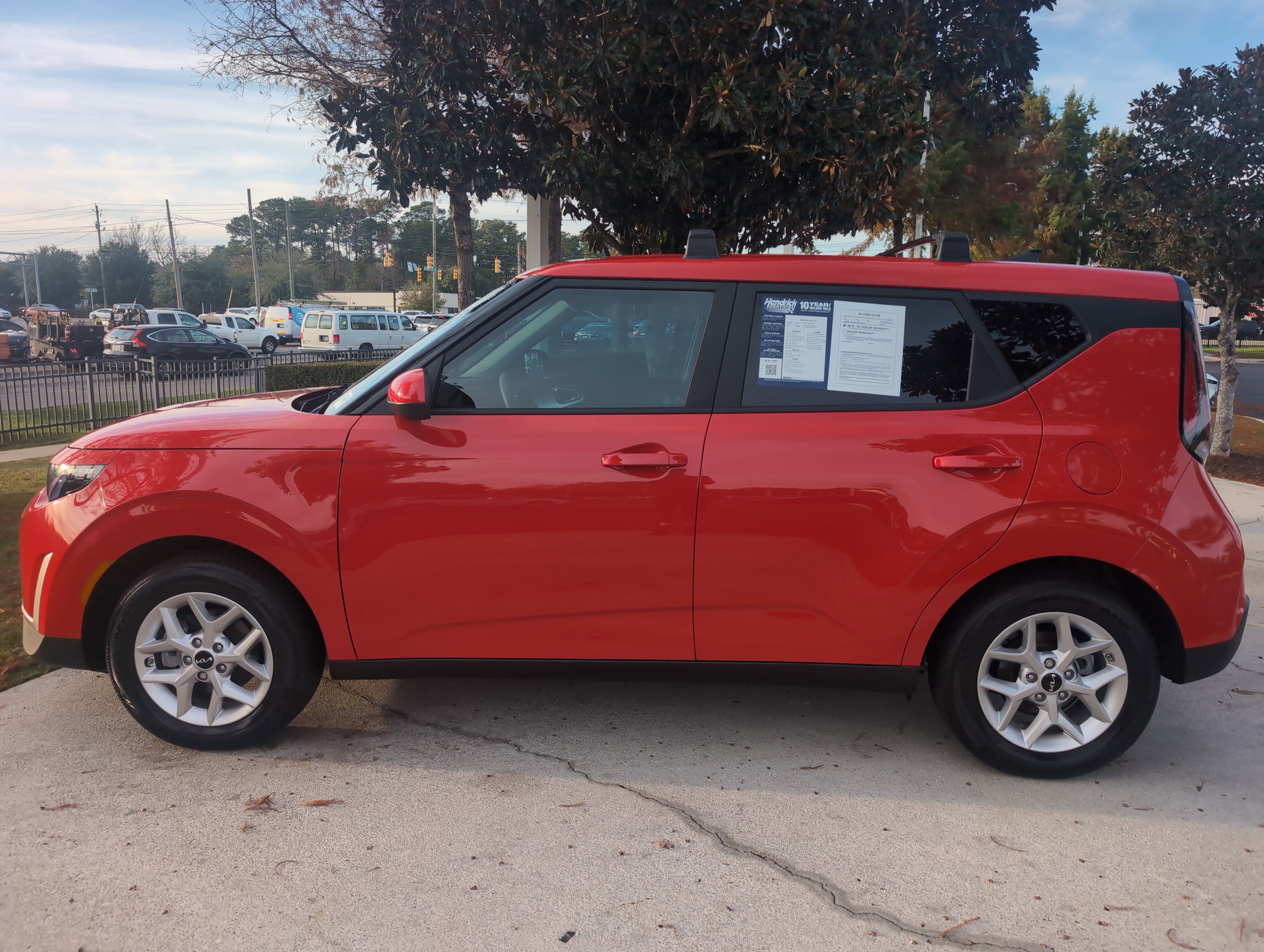 Used 2025 Kia Soul LX w/ LX Technology Package image 7