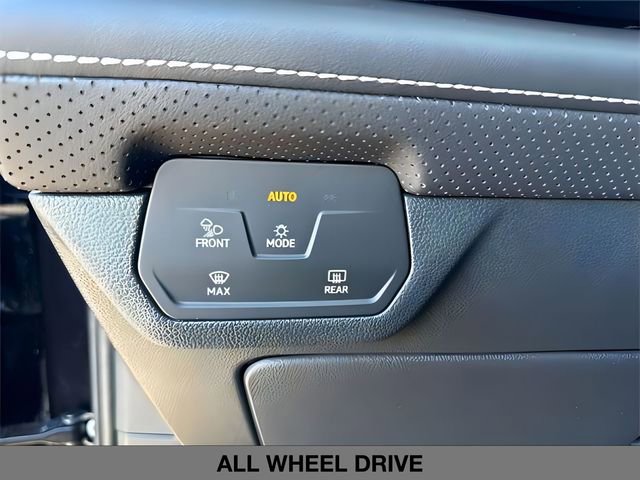 Used 2025 Volkswagen Atlas SE image 19