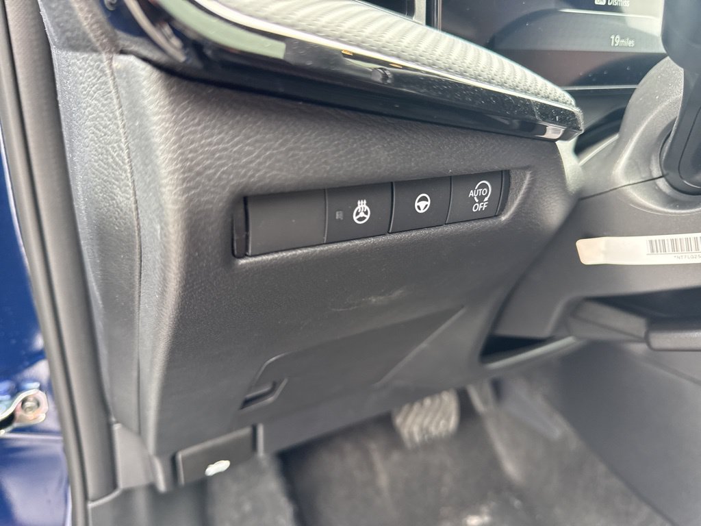 New 2026 Nissan Kicks SR w/ SR Premium Package FWD image 11