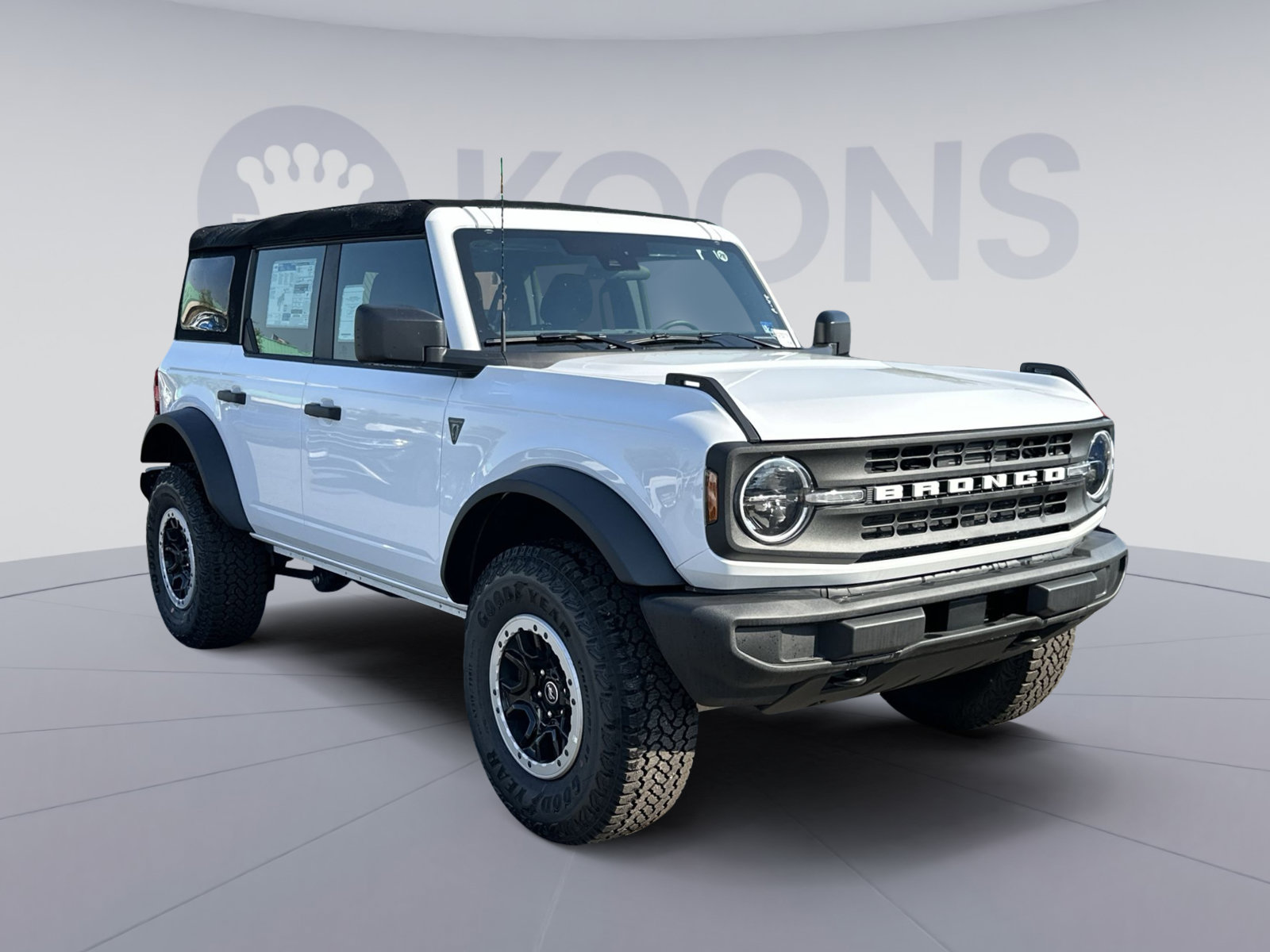 New 2025 Ford Bronco 4-Door w/ Sasquatch Package AWD/4WD image 2