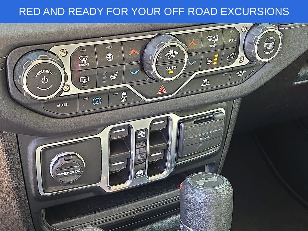 Used 2025 Jeep Wrangler Unlimited Sahara AWD/4WD image 15
