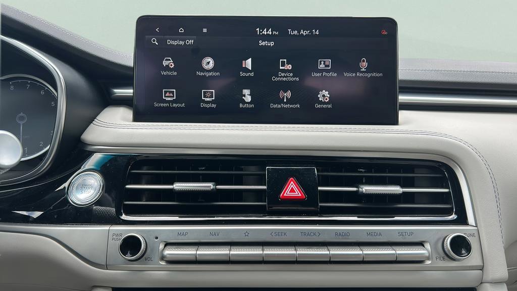 Used 2025 Genesis G70 2.5T image 26