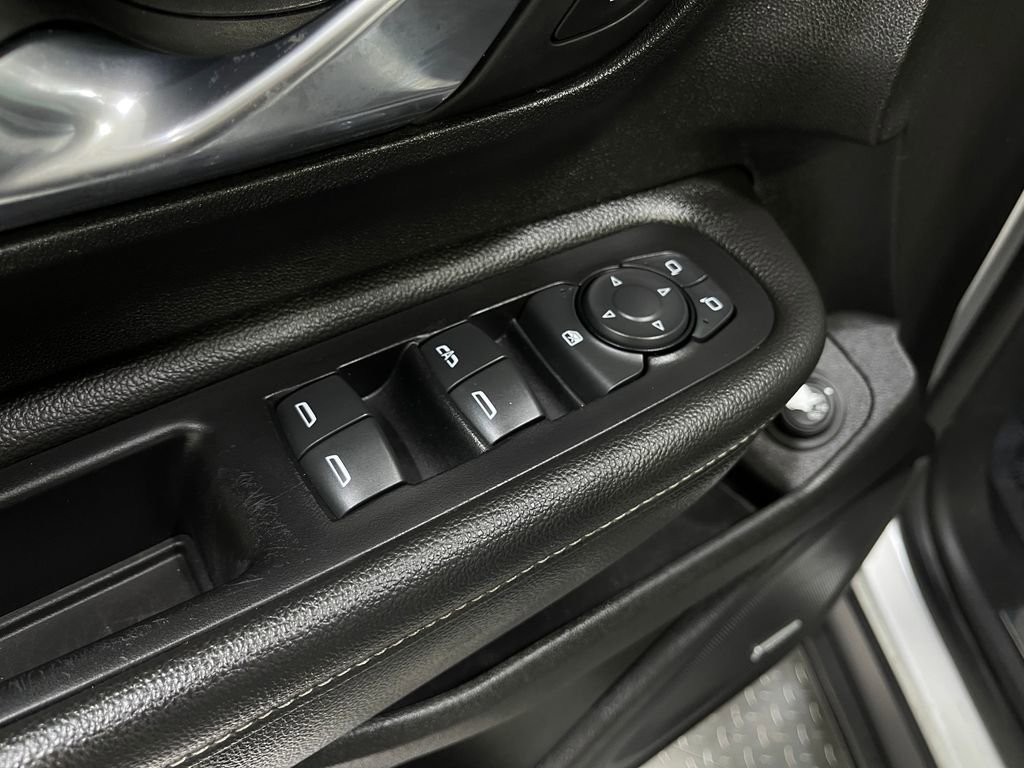 Used 2019 GMC Terrain Denali w/ Driver Alert Package II image 17