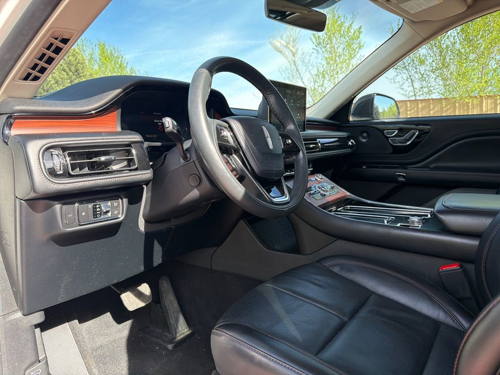 Used 2021 Lincoln Aviator Reserve w/ Equipment Group 201A AWD/4WD image 12