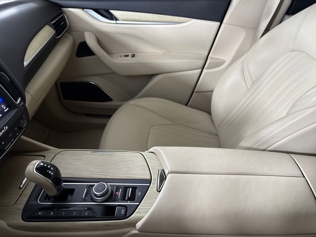 Used 2018 Maserati Levante GranLusso image 21