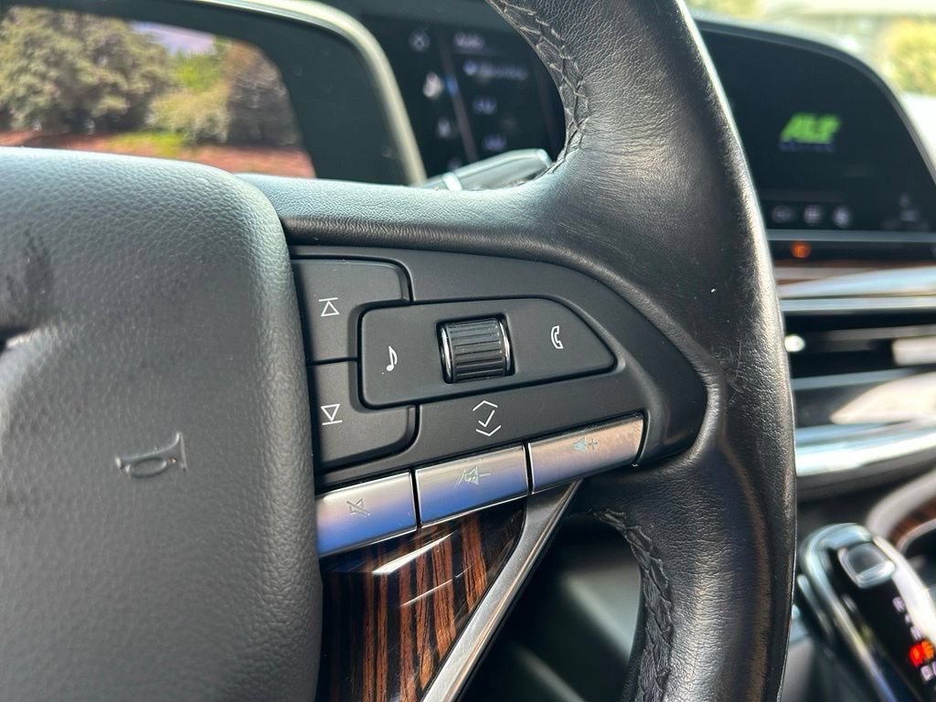Used 2021 Cadillac Escalade Premium Luxury w/ Driver Assist Tech Package AWD/4WD image 28