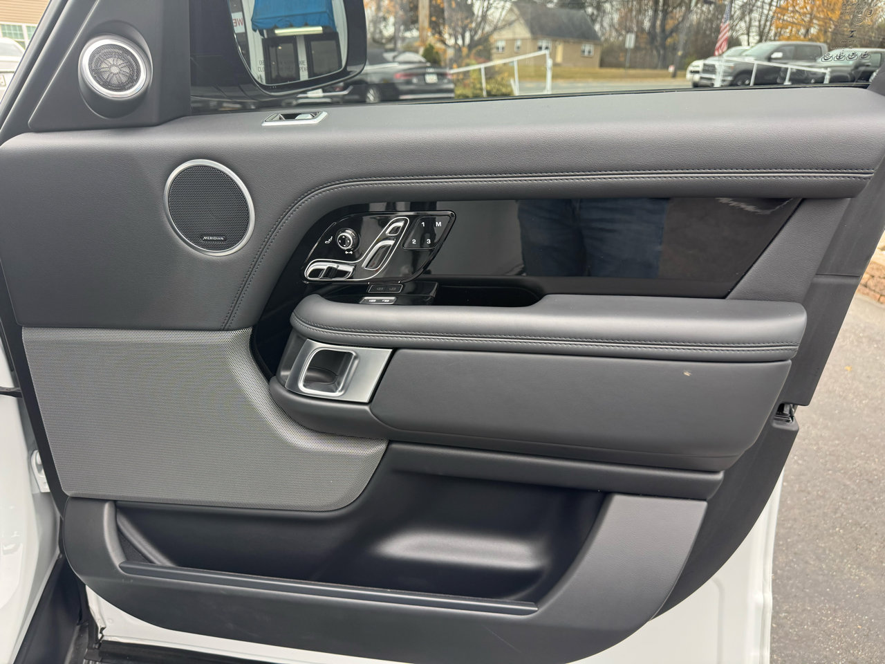 Used 2022 Land Rover Range Rover Westminster Edition image 15