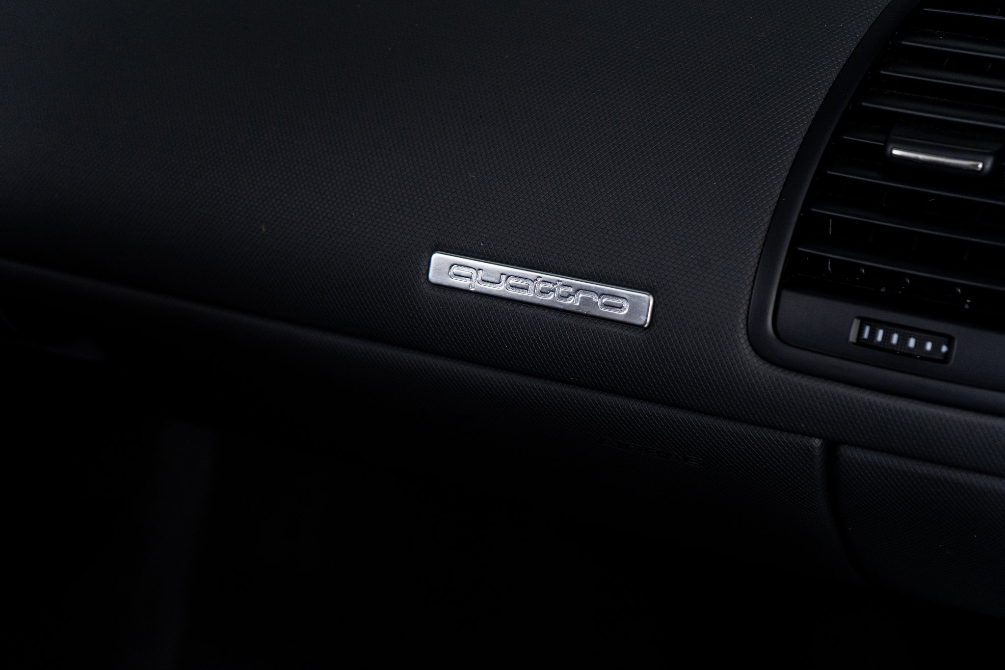 Used 2011 Audi R8 V8 image 46