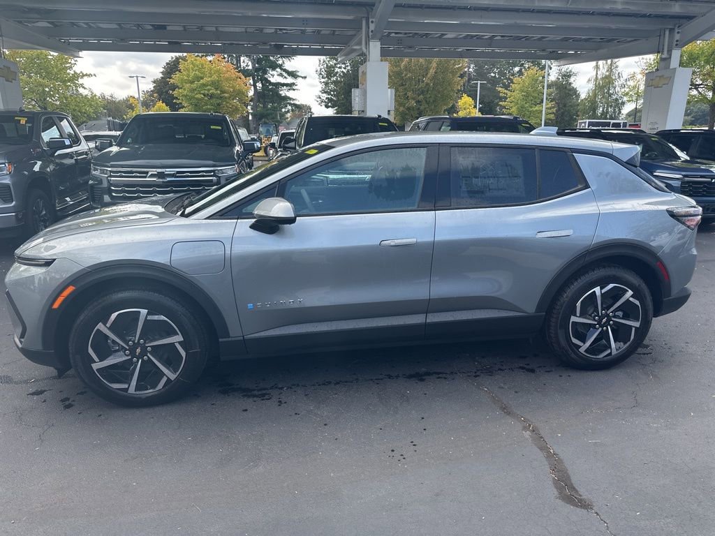New 2026 Chevrolet Equinox EV LT image 3