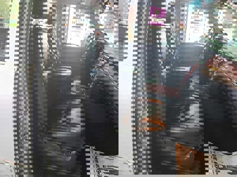 Used 2013 Chevrolet Suburban LTZ image 18