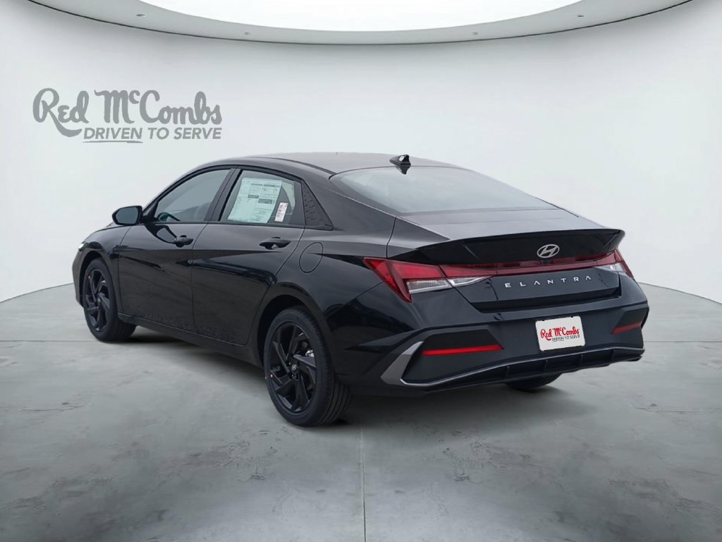 New 2026 Hyundai Elantra SEL Sport FWD image 3