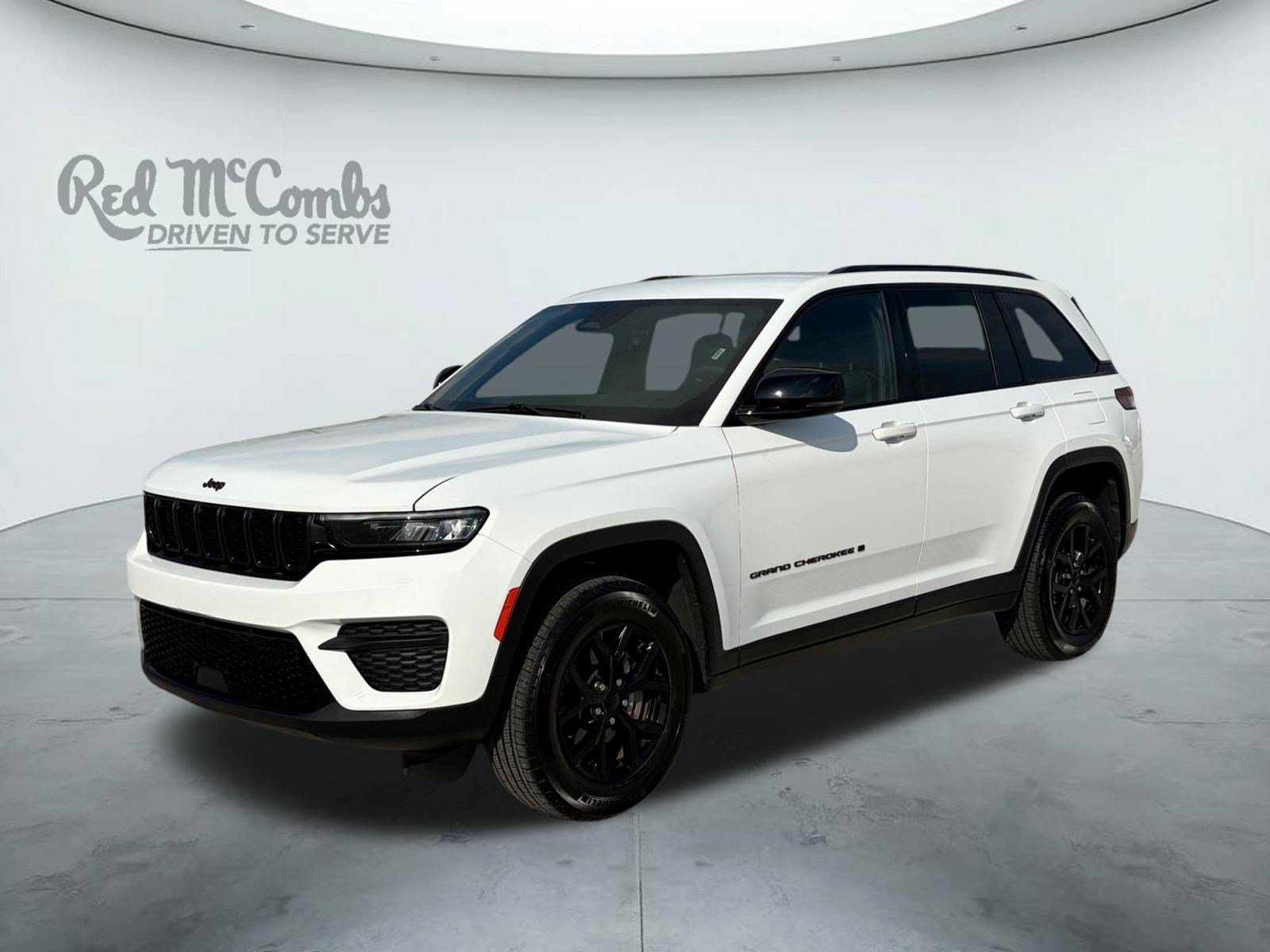 Used 2025 Jeep Grand Cherokee Altitude AWD/4WD image 1