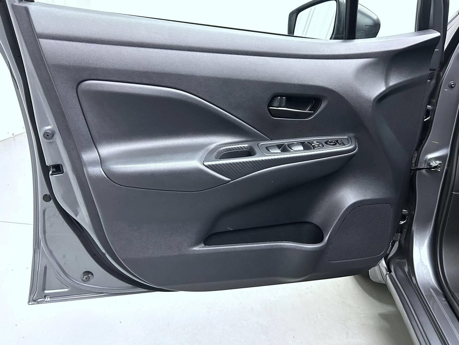 Used 2025 Nissan Versa S w/ Trunk Package FWD image 9