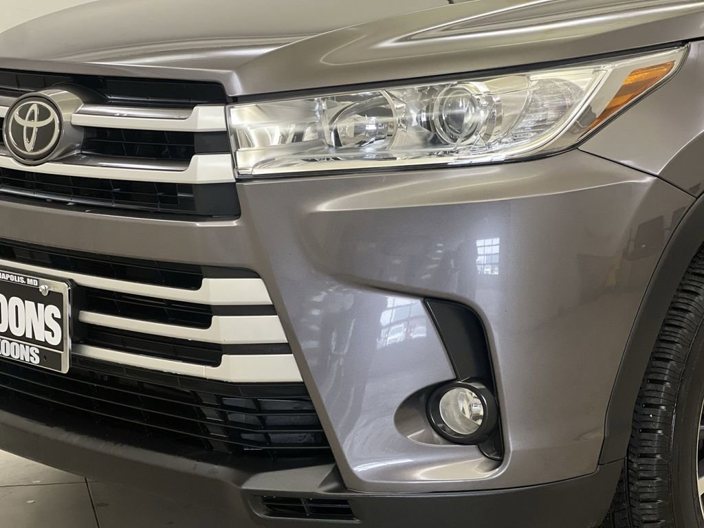 Used 2019 Toyota Highlander XLE image 28
