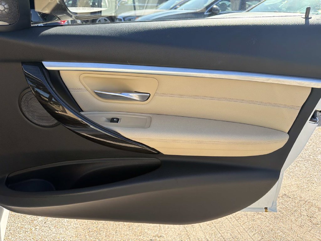 Used 2018 BMW 330i Sedan RWD image 14