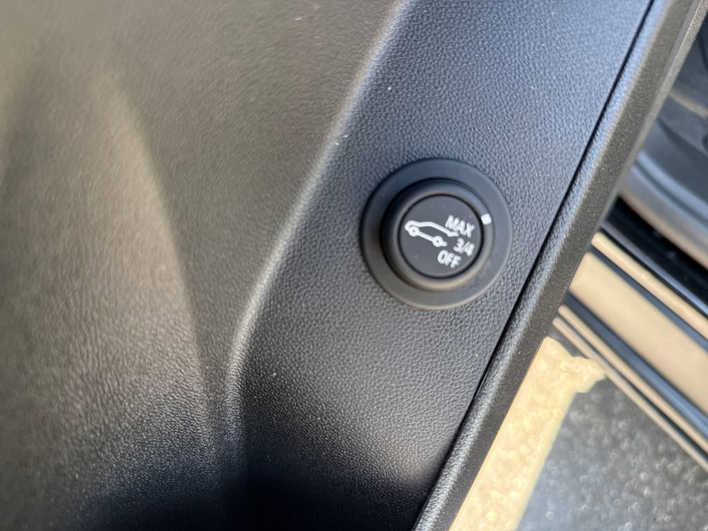 Certified 2024 Chevrolet Equinox LT w/ LPO, Floor Liner Package AWD/4WD image 33