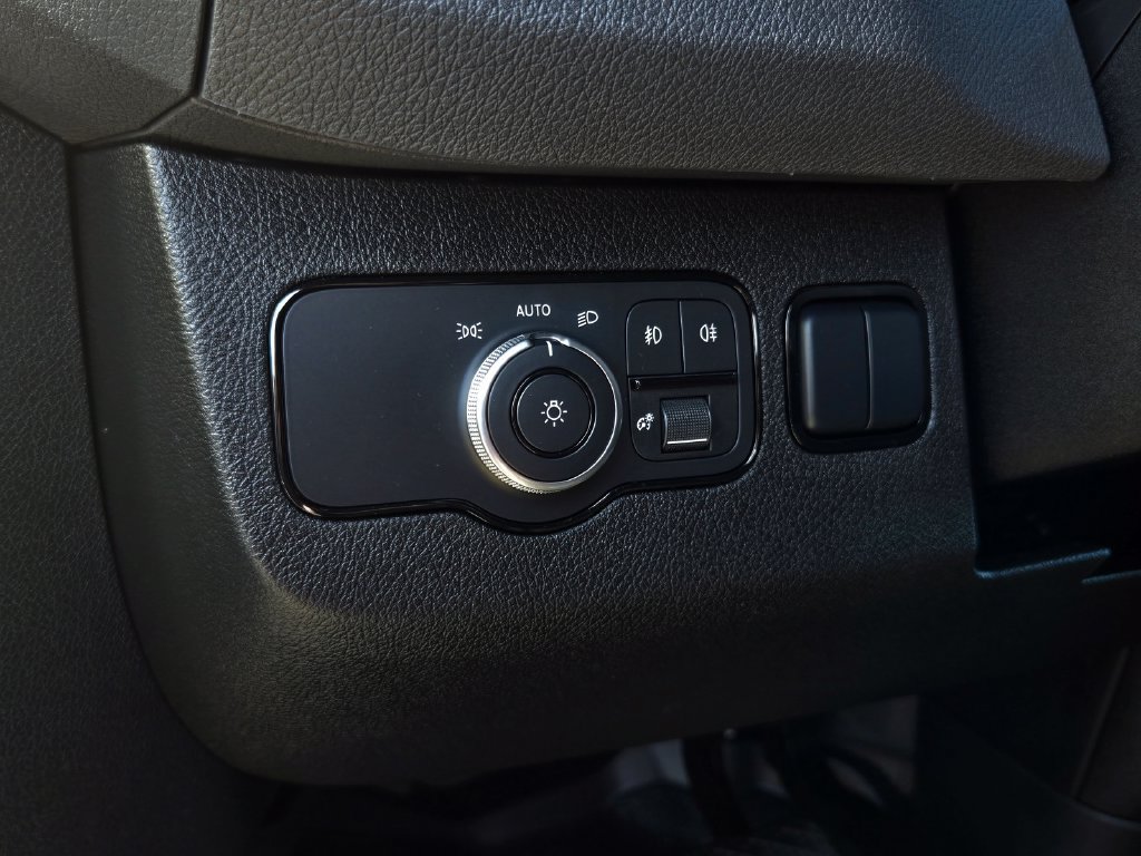 Used 2024 Mercedes-Benz Sprinter 2500 image 21