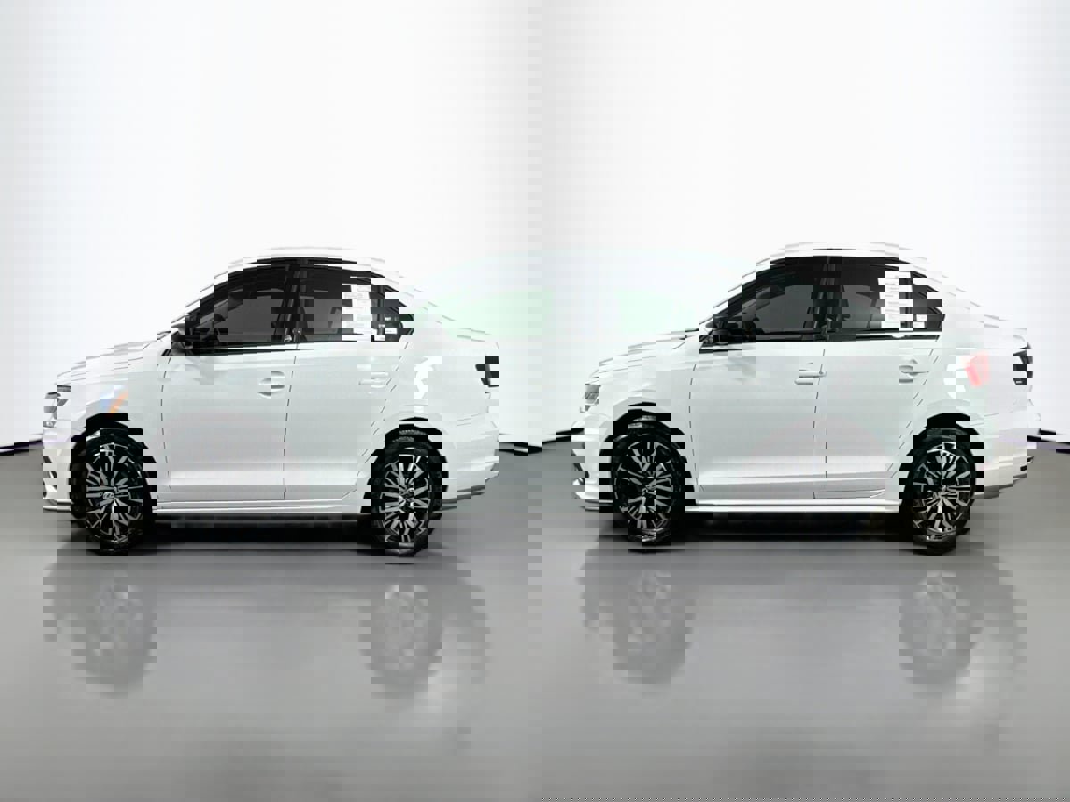 Used 2018 Volkswagen Jetta Wolfsburg Edition image 9