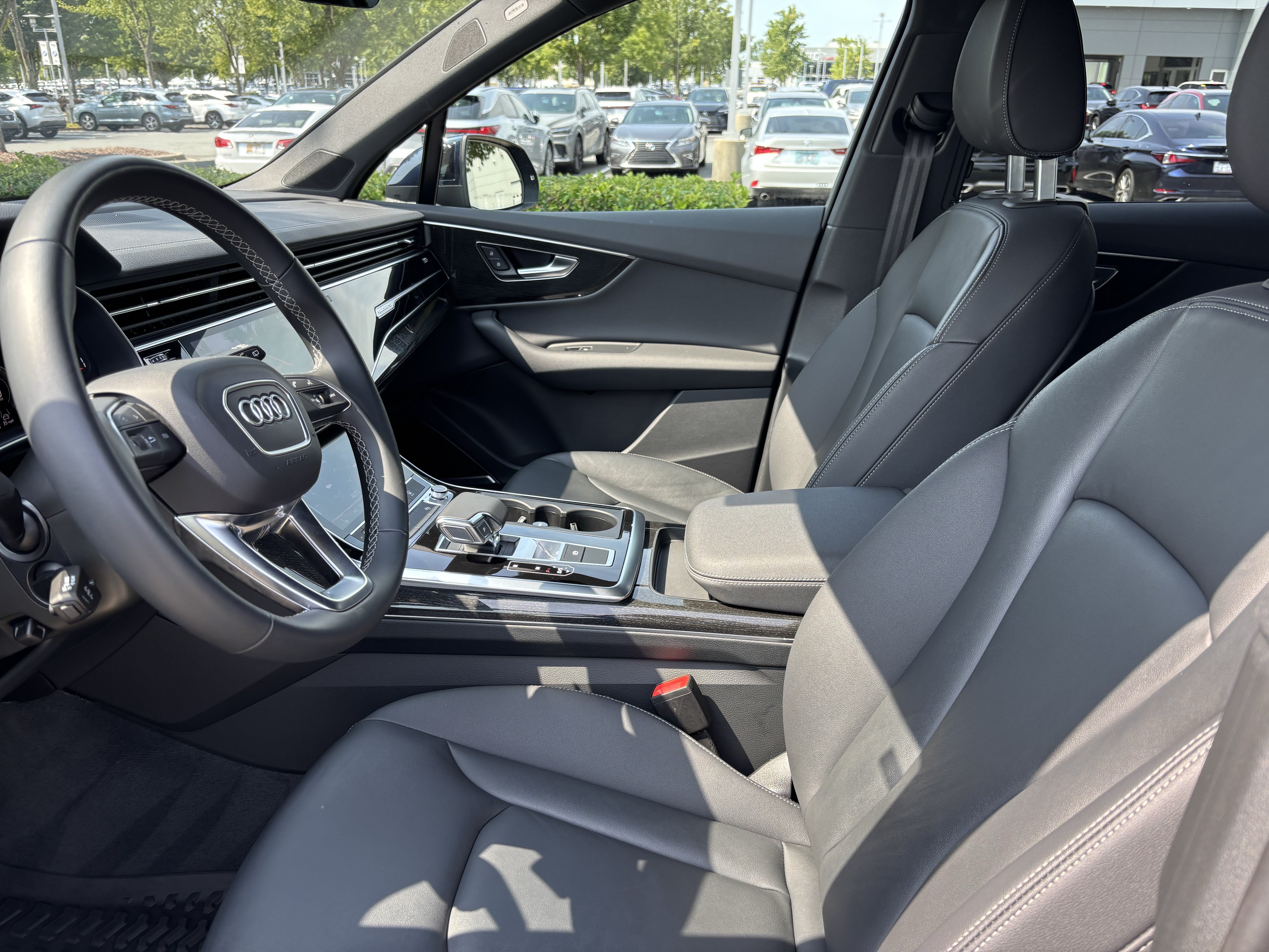 Certified 2025 Audi Q7 2.0T Premium Plus w/ Convenience Plus Package AWD/4WD image 16