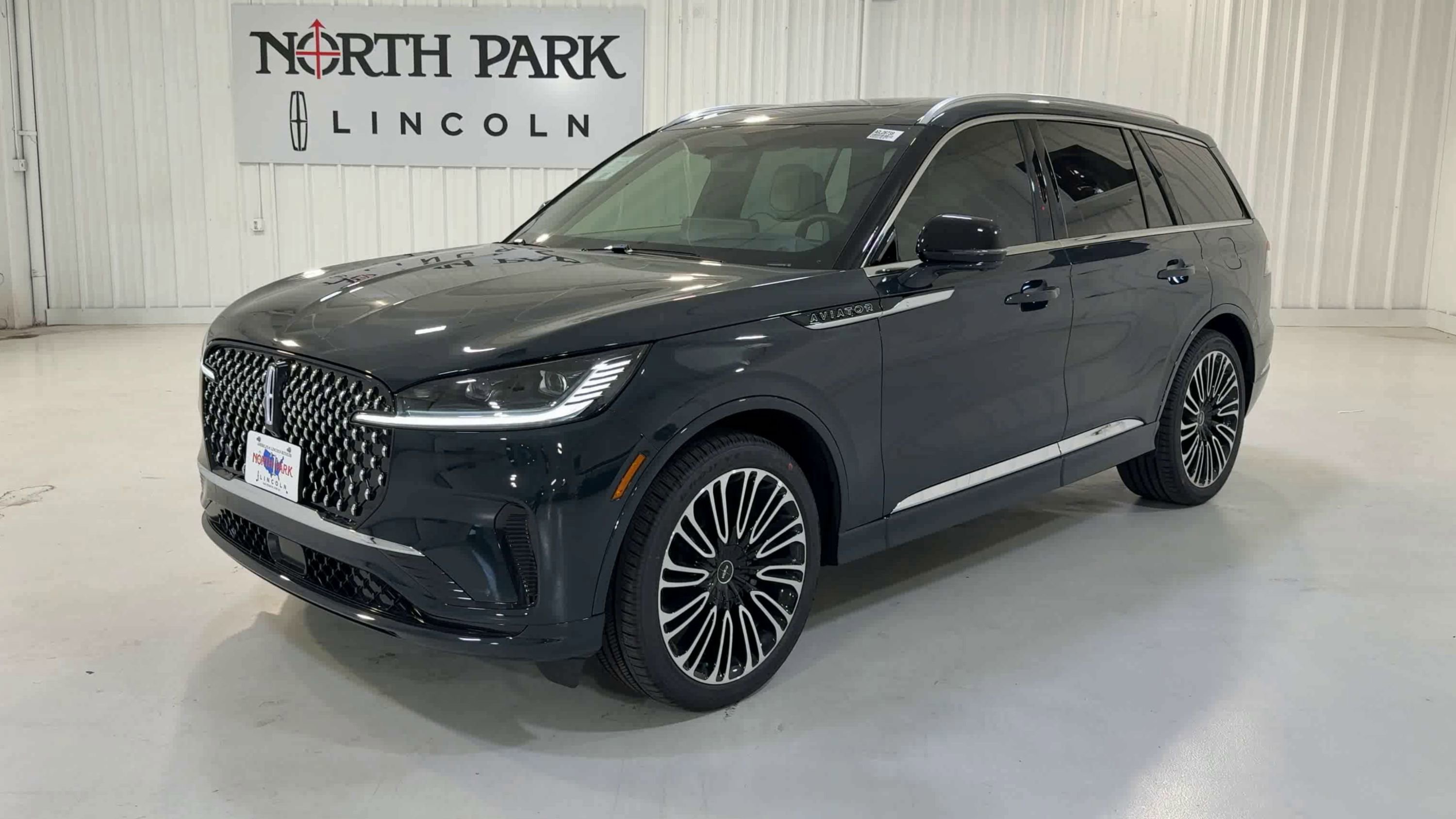New 2025 Lincoln Aviator Black Label AWD/4WD image 5
