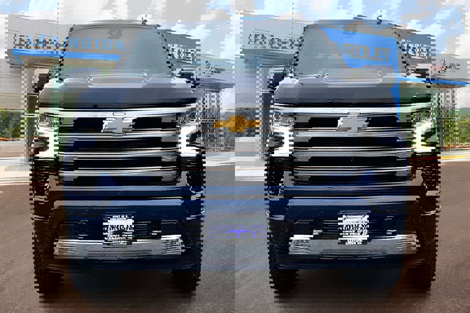 Used 2022 Chevrolet Silverado 1500 High Country image 3
