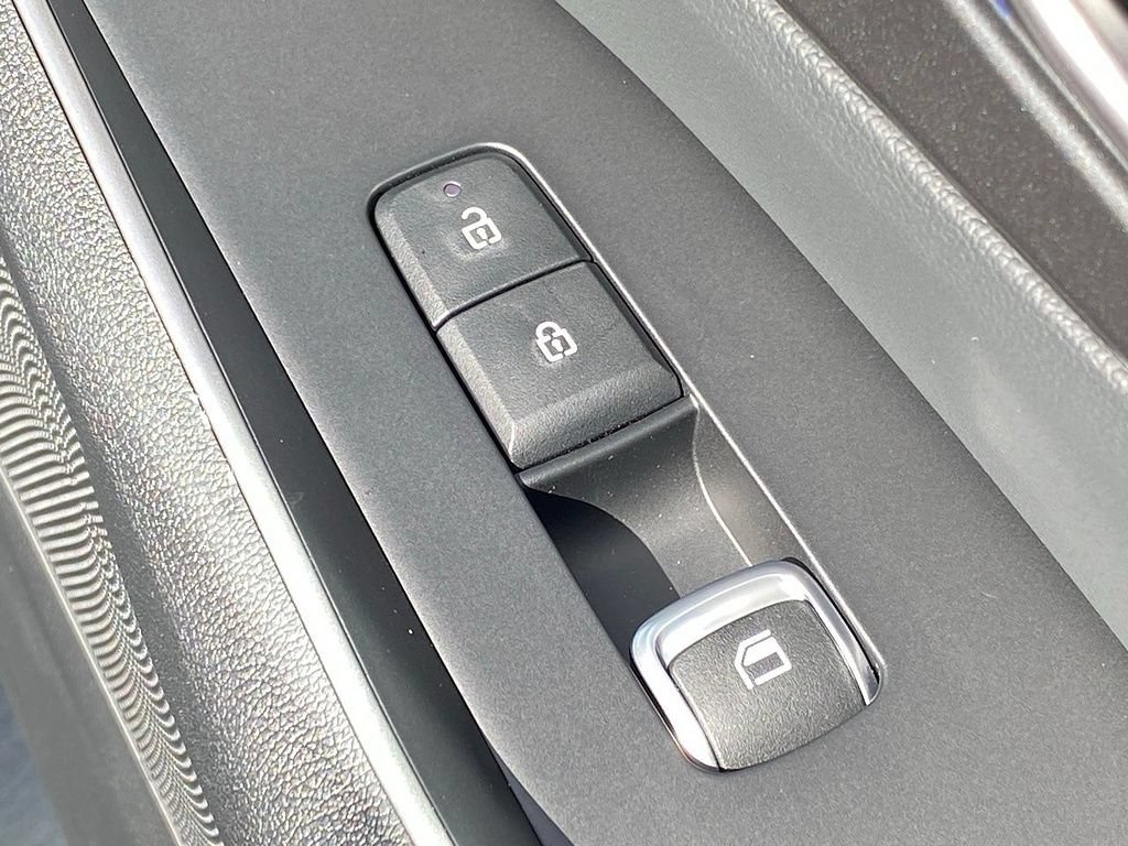 New 2026 Kia Sorento LX FWD image 23