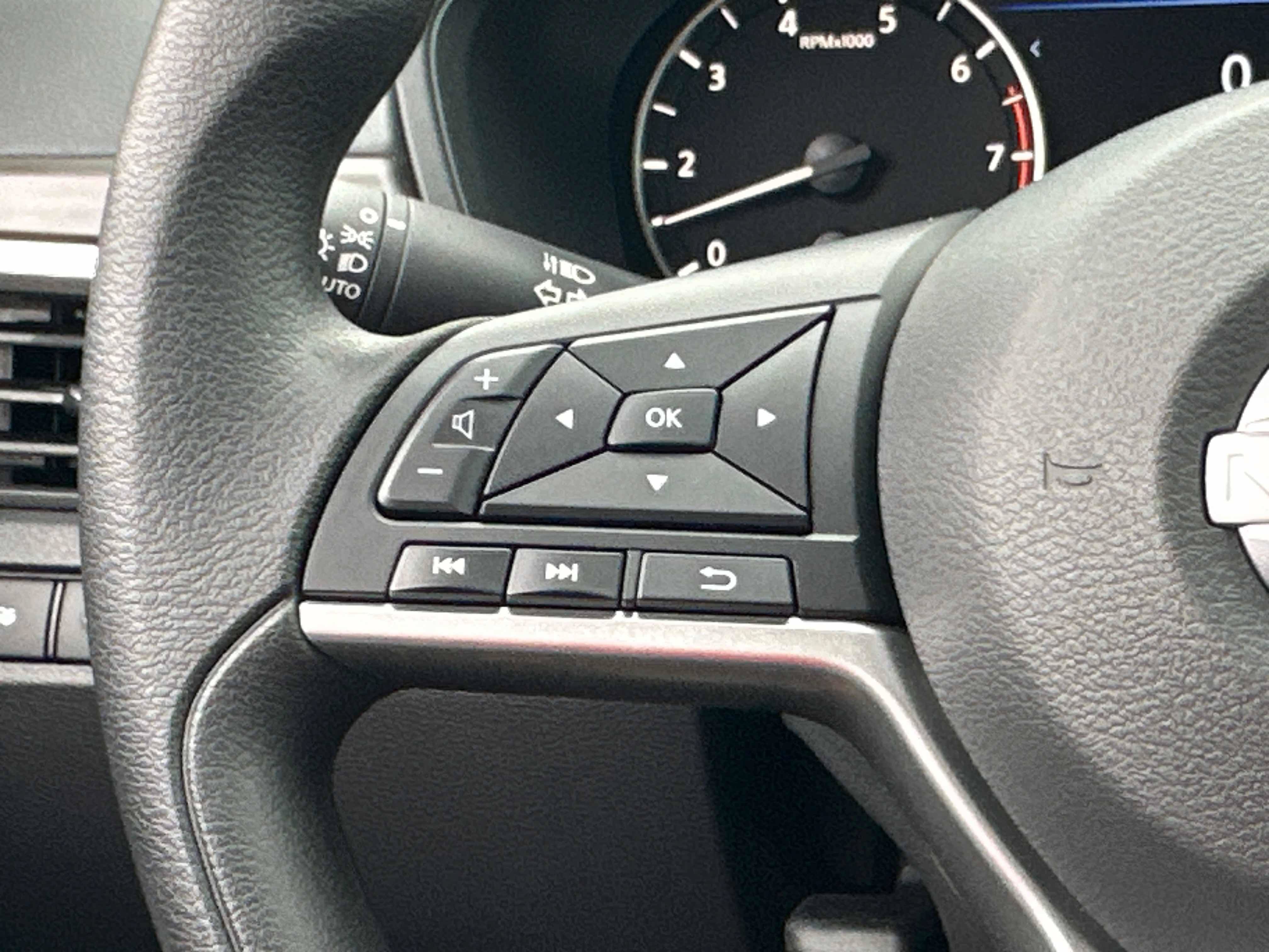 New 2026 Nissan Altima 2.5 SV AWD/4WD image 38