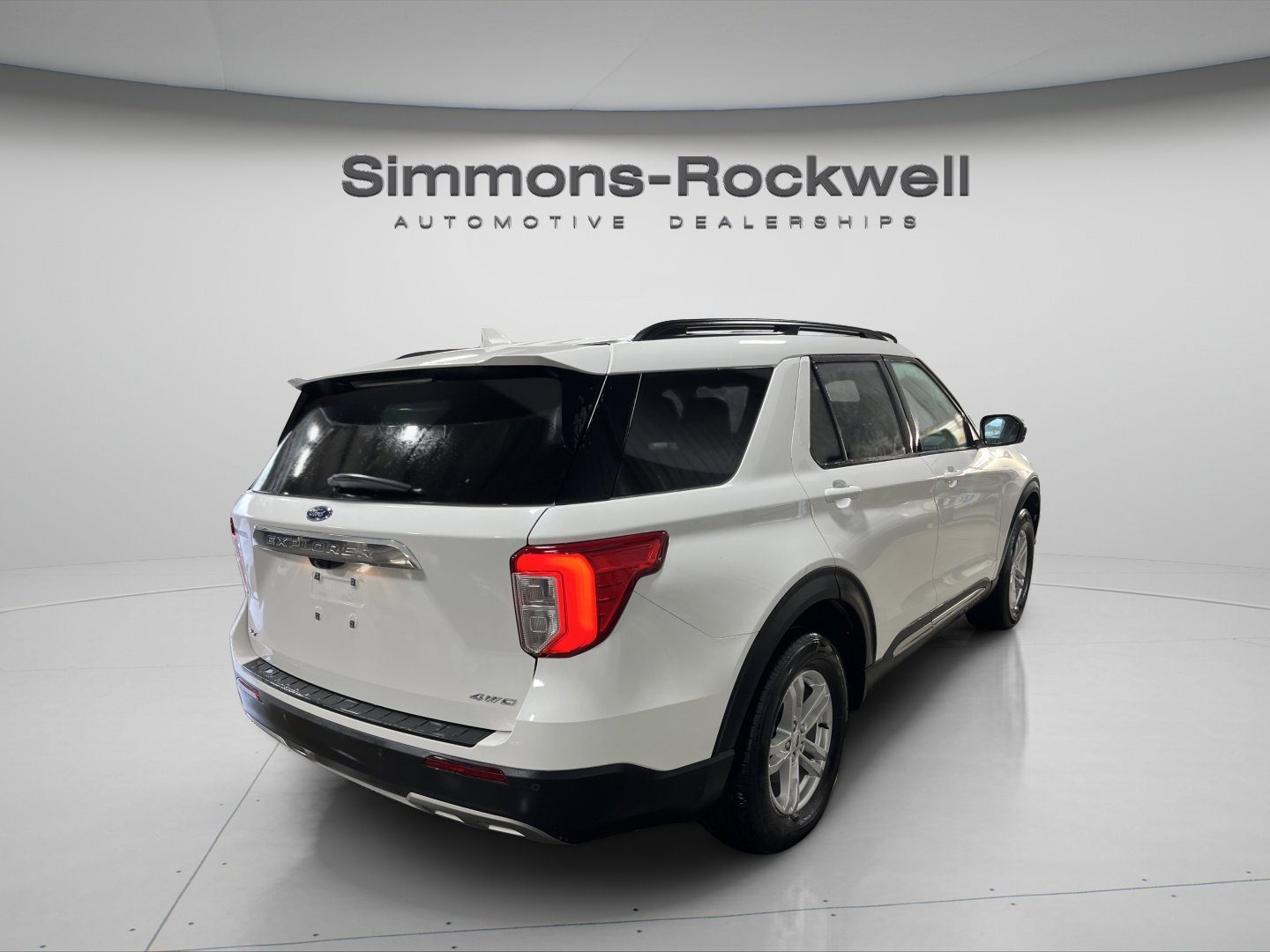 Used 2023 Ford Explorer XLT w/ Equipment Group 202A AWD/4WD image 7